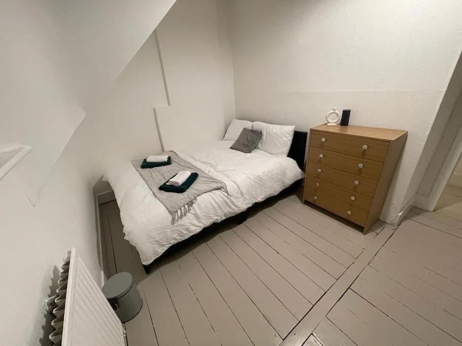 Stunning 2 Bedroom On Tower Bridge Londres Exterior foto